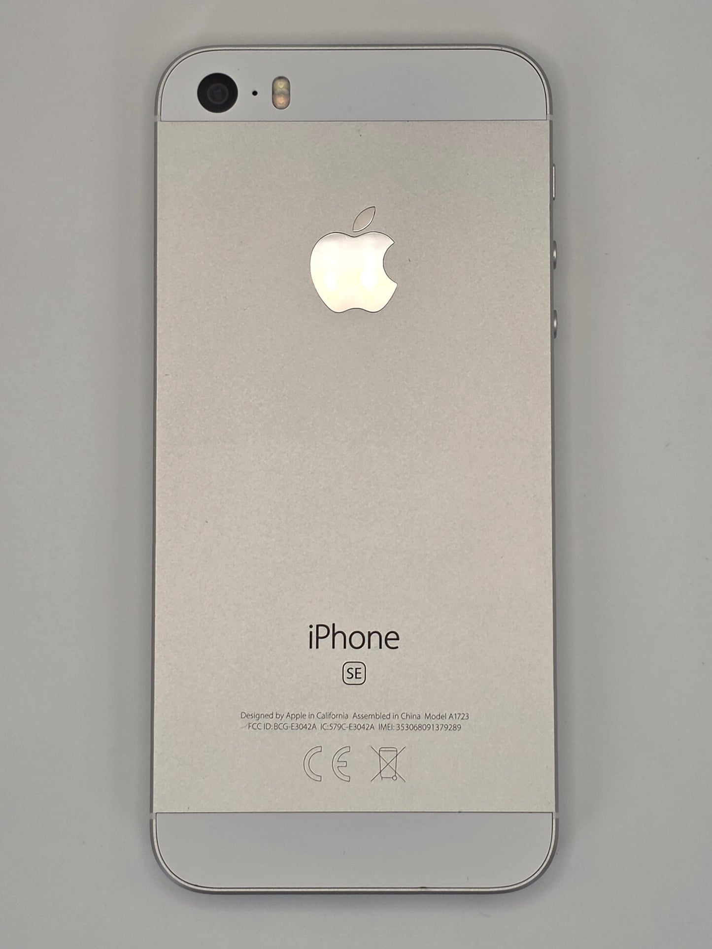 Apple iPhone SE White Unlocked 32GB Smartphone