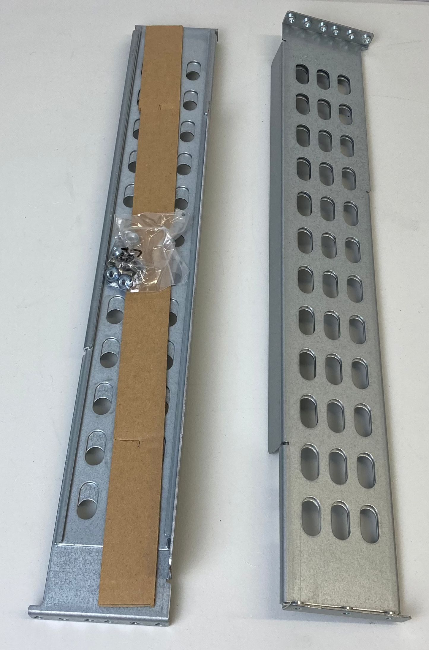 APC 0M-756H Left and Right Rack Sliding Mount Rail Kit for UPS