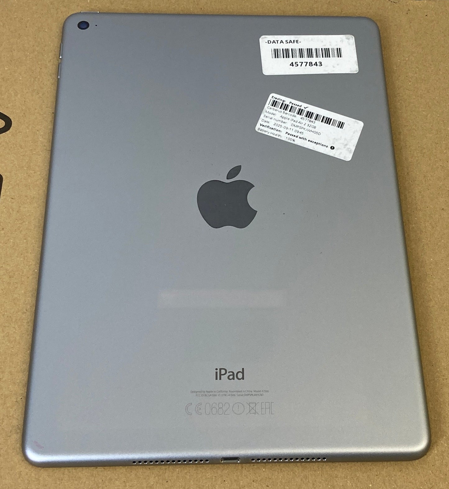 Apple iPad Air 2nd Gen Silver 16GB Wifi Only A1567 9.7"