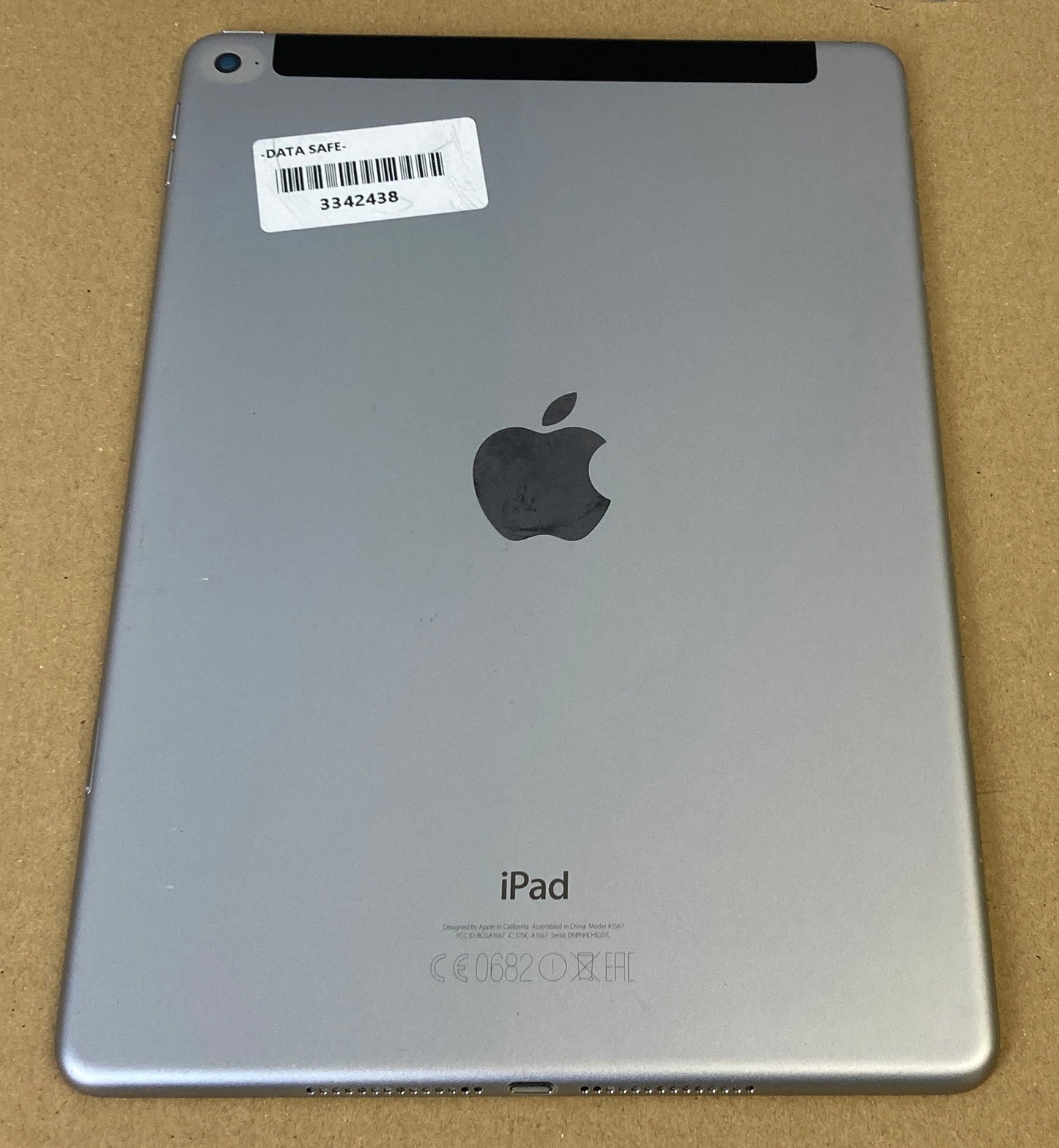 Apple iPad Air 2nd Gen Silver 64GB Wifi/4G A1567 9.7"