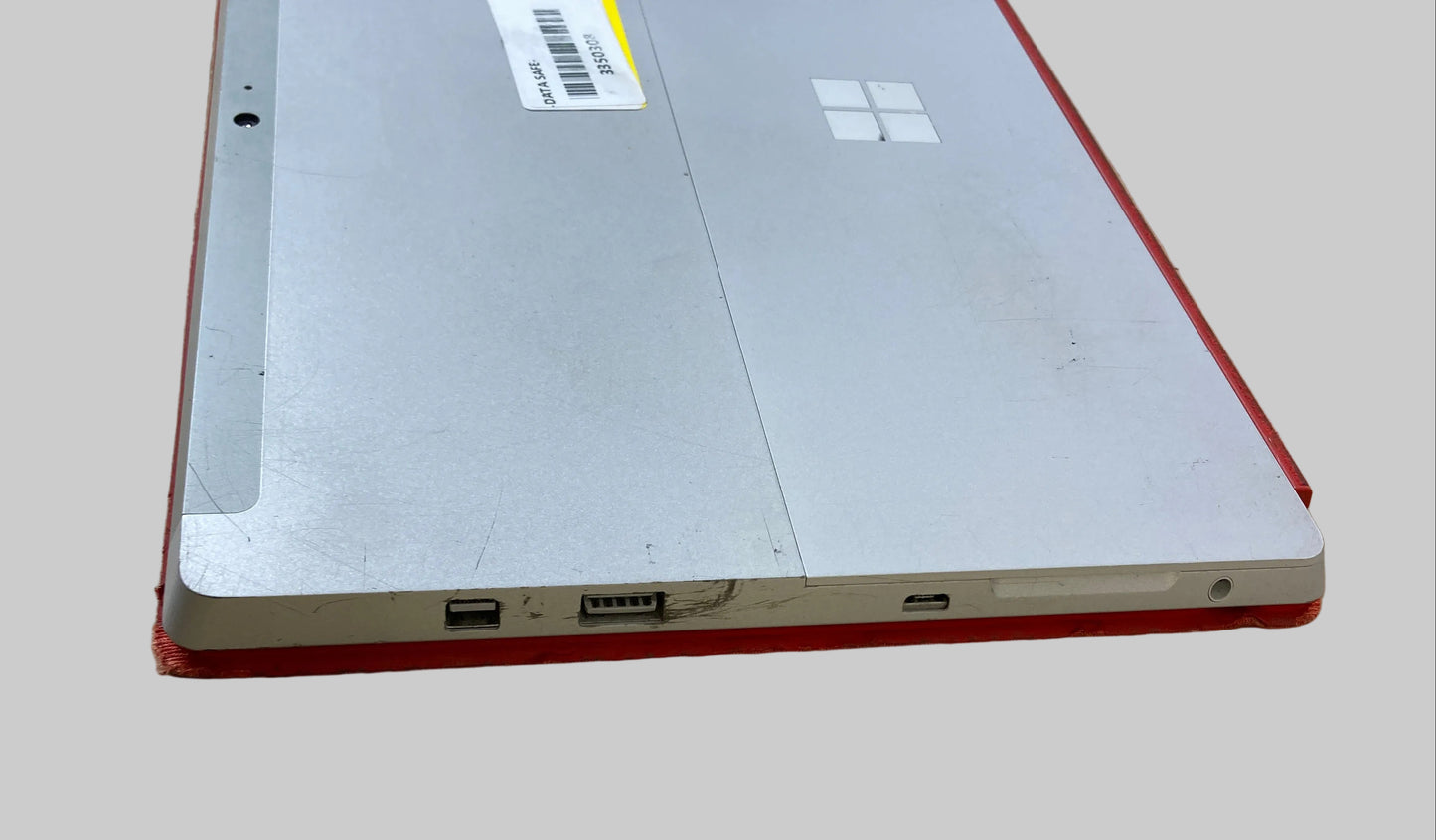 Microsoft Surface 3. x7-Z8700. 4GB RAM. 64GB SSD. Win 10