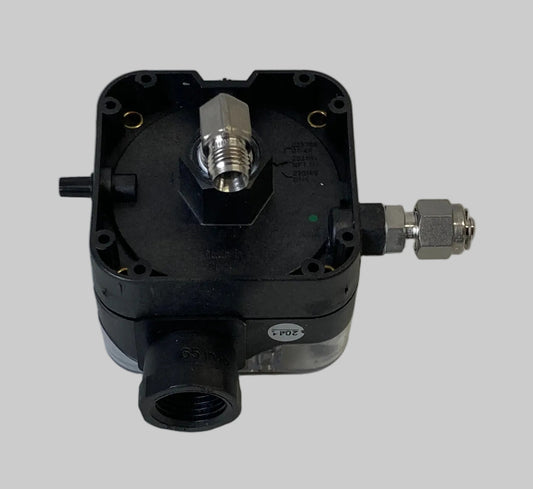 KARL DUNGS PRESSURE SWITCH NEMA 4