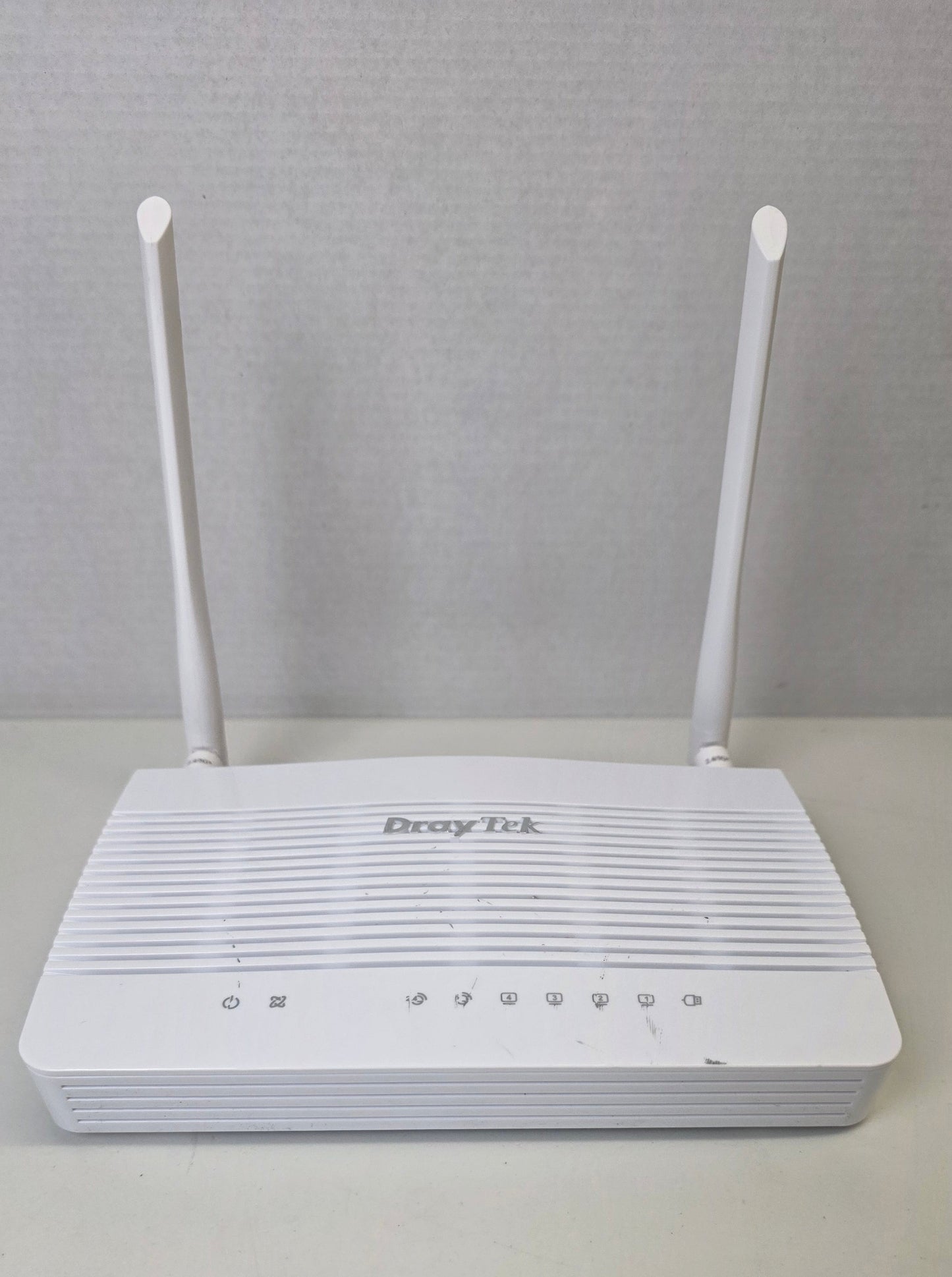 DrayTek Vigor 2136AX Wi-Fi 6 2.5G Ethernet Router Wi-FI 6-AX3000 Performance