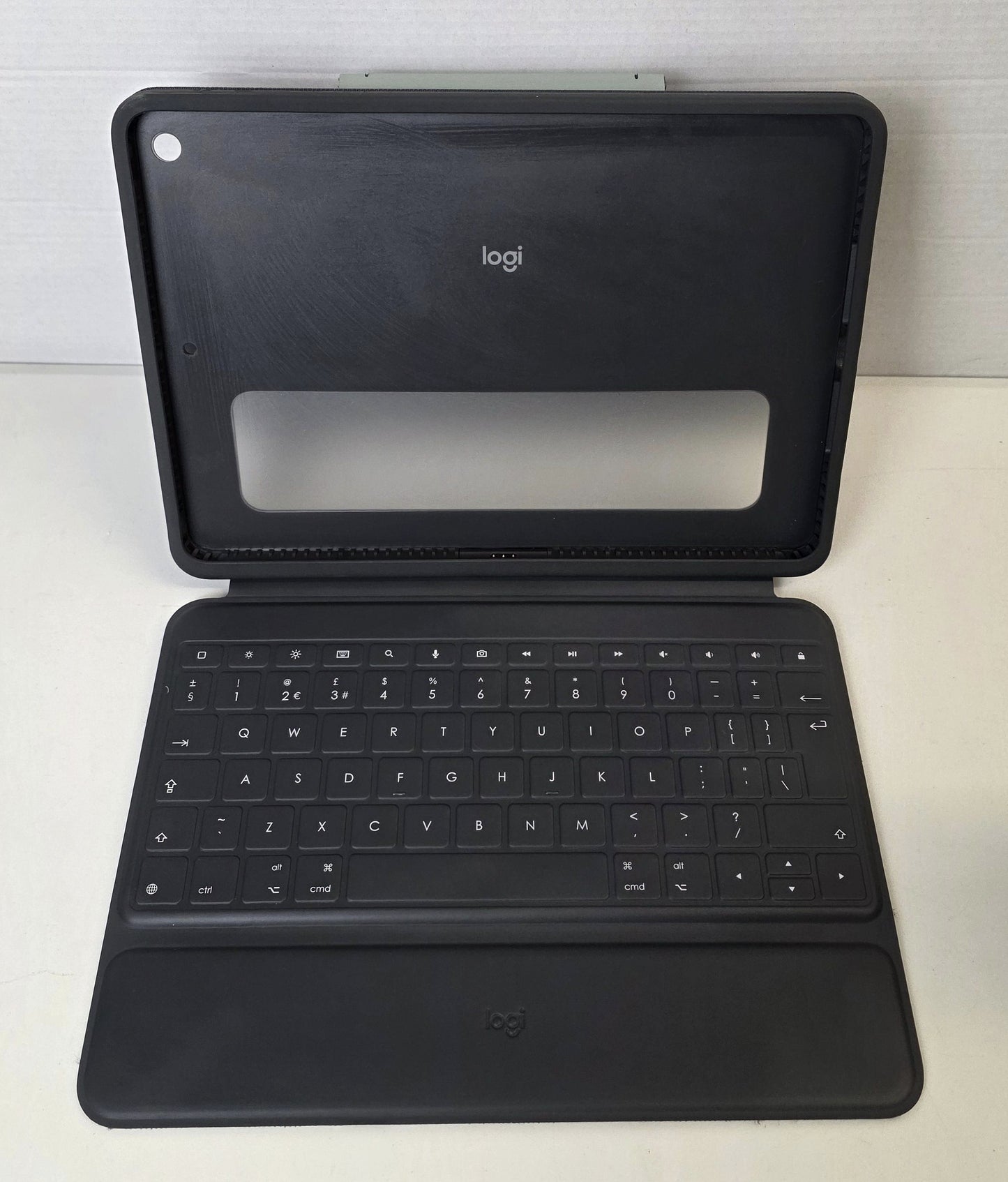Logitech Rugged Folio for iPad (7th, 8th, & 9th generation) Protective Keyboard Case with Smart Connector and Durable Spill-Proof , QWERTY UK English Layout - Black
