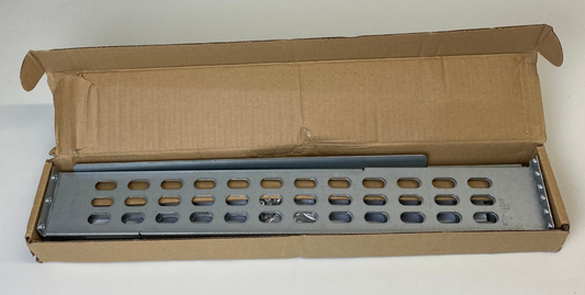 APC 0M-756H APC Smart-UPS 4-Post Rackmount Rails, Mounting hardware, and screws