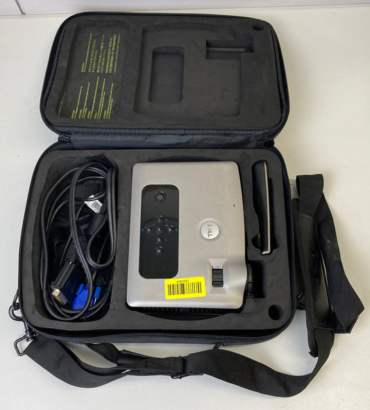 Dell DLP 3400MP Front Projector 1024x768 XGA with Cables, Case, and Remote