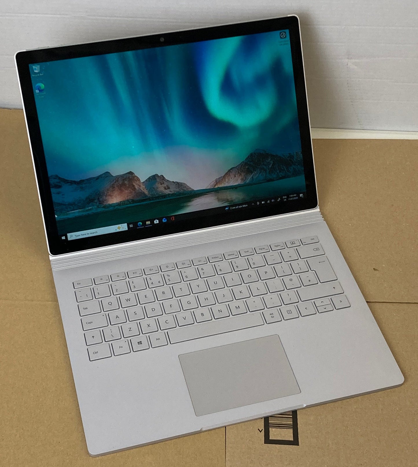Microsoft Surface Book 2 1832 13.5" Core i5-7300U 8GB RAM 256GB