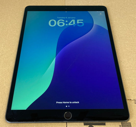 Apple iPad Air 3rd Gen Space Grey 64GB Wifi Only A2152 10.5"