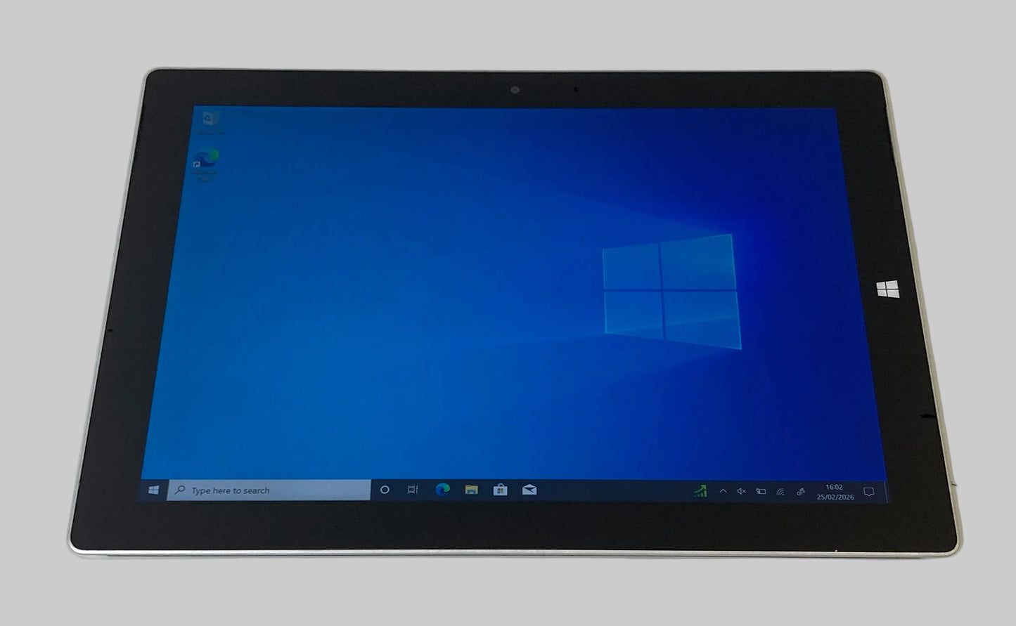 Microsoft Surface Pro 3. x7-Z8700. 4GB RAM. 64GB SSD. Win 10