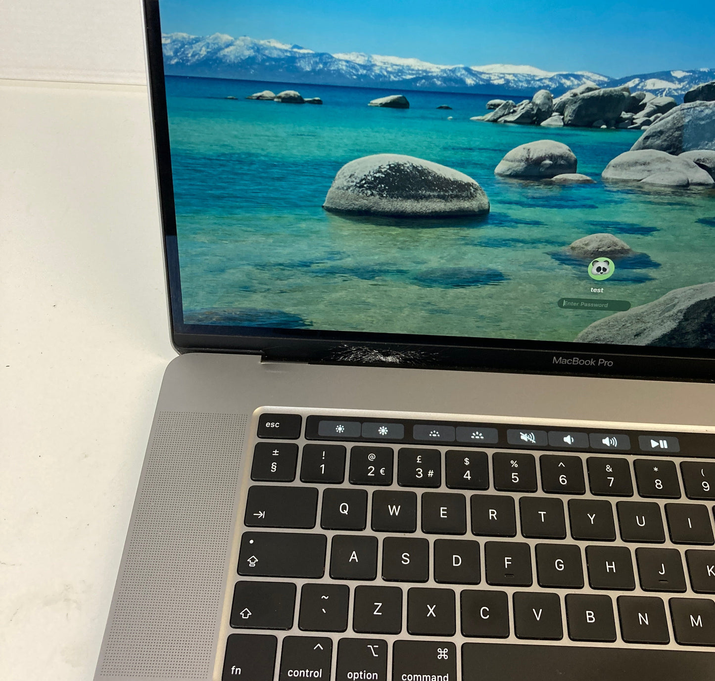 MacBook Pro (16-inch, 2019) 2.6GHz 6‑core Intel Core i7 512GB 16GB