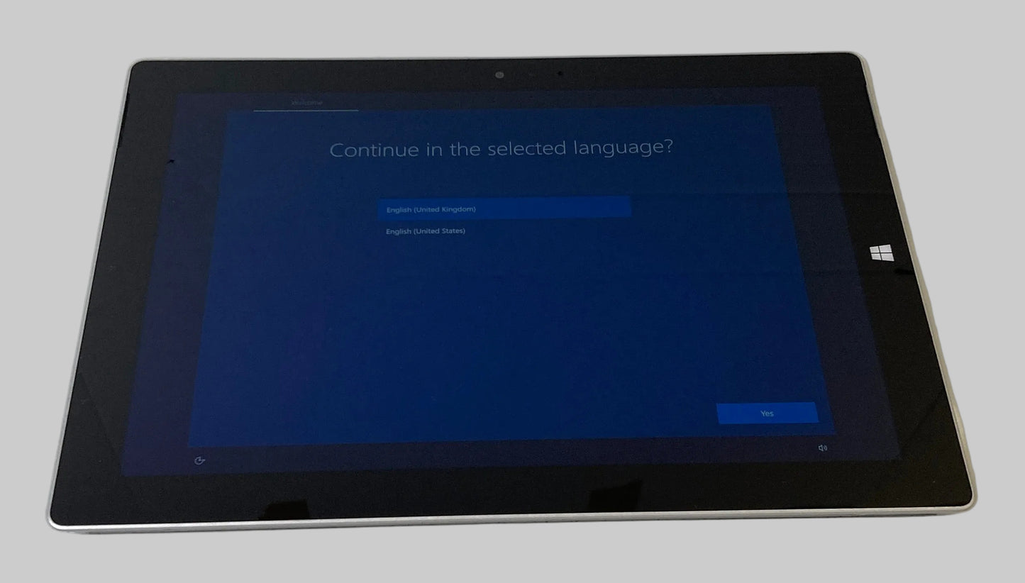 Microsoft Surface 3. x7-Z8700. 4GB RAM. 64GB SSD. Win 10