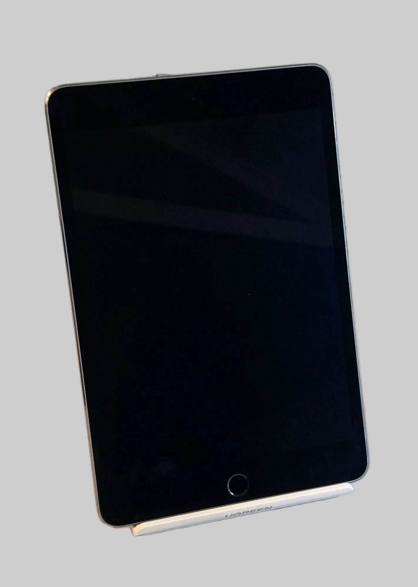 Apple iPad Mini 4 128GB, Wi-Fi, 7.9in Space Grey.