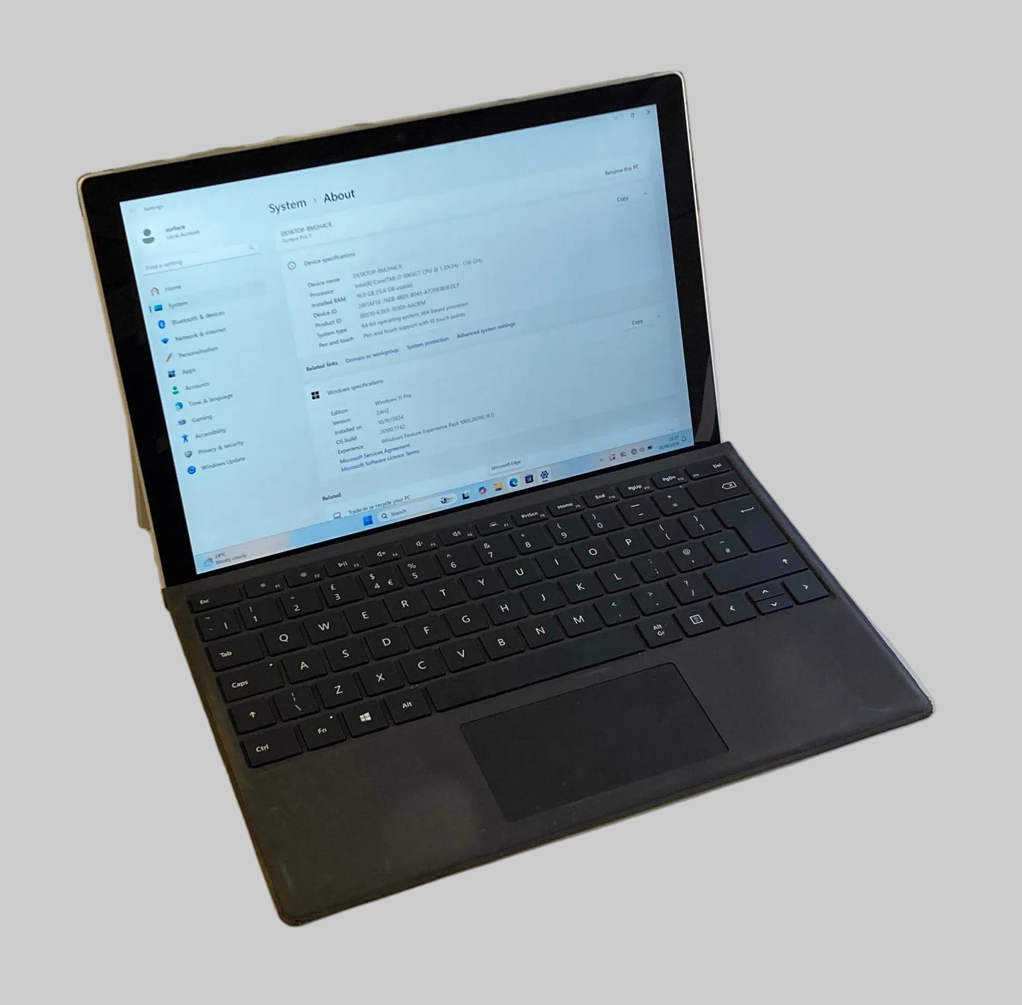 Microsoft Surface Pro 7 Core i7 1065G7 CPU 16GB RAM 256GB SSD Windows 11