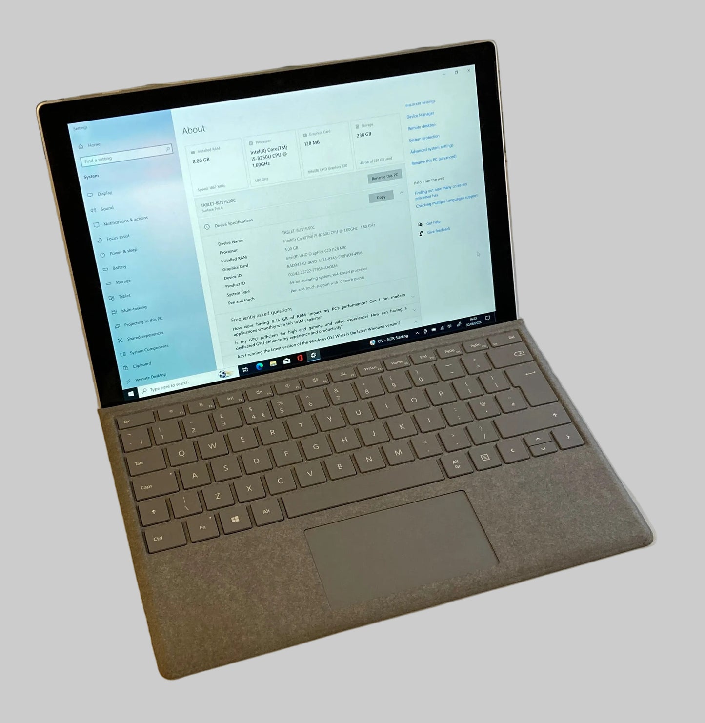 Microsoft Surface Pro 6 i5‑8250U 8GB RAM 256GB SSD 12.3"